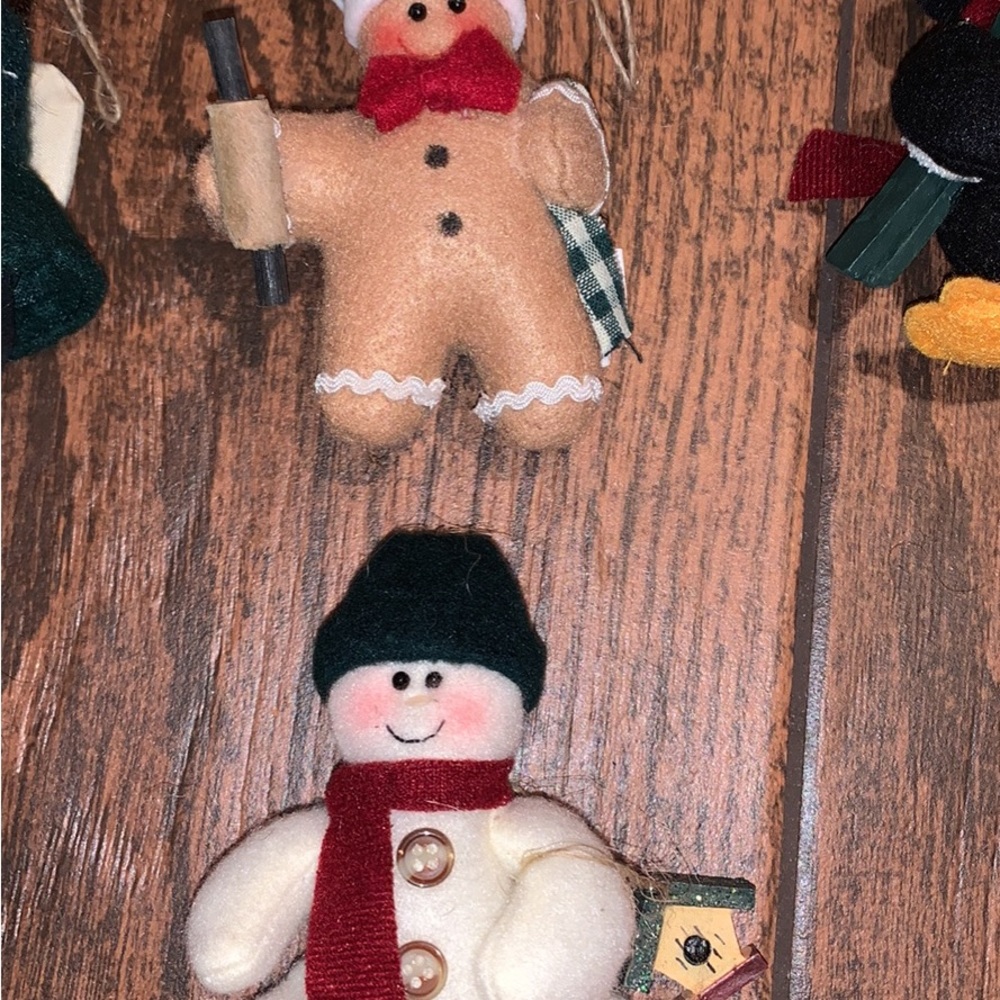 Set of 6 Felt Ornaments with Magnets on Back NEW Never Used - Picture 3 of 5